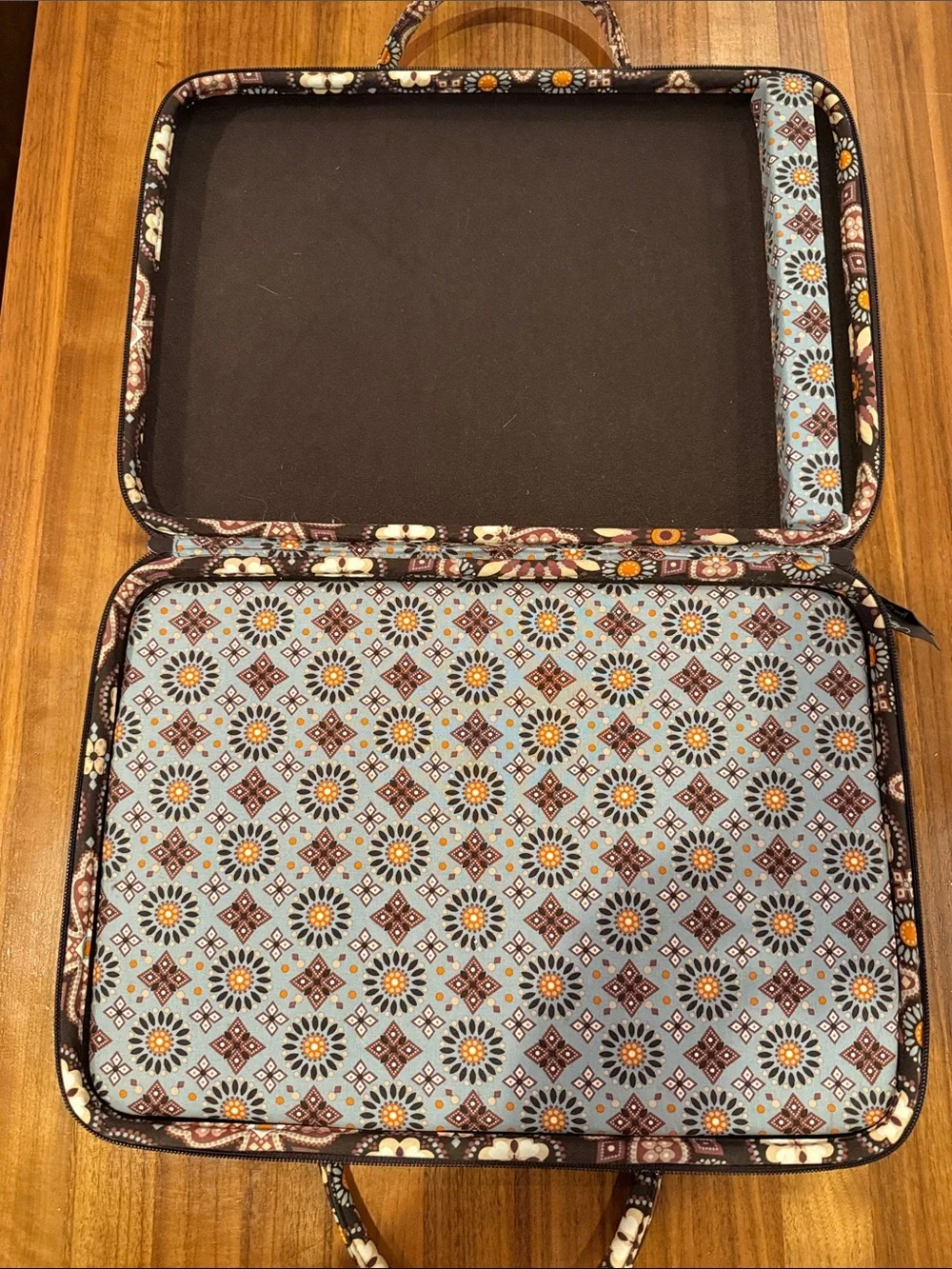 Vera Bradley Canyon patterned hard case laptop portfolio hard cover laptop case
